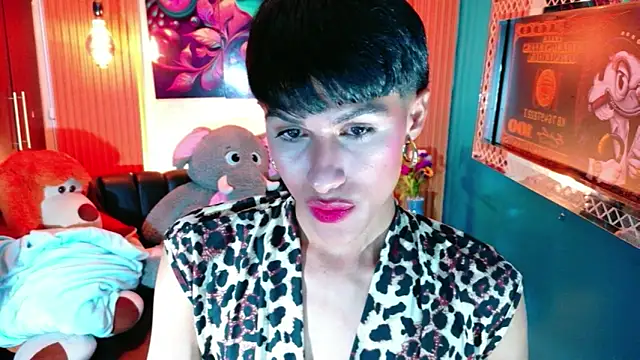 StormLuxX online show from May 3, 2:20 pm
