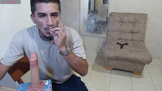 maxI dick33 online show from May 5, 5:35 pm