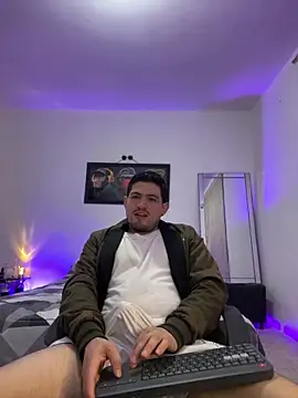 williamsmiiths16 online show from May 8, 12:05 pm