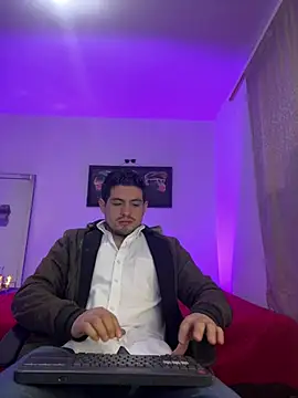 williamsmiiths16 online show from April 29, 1:27 pm