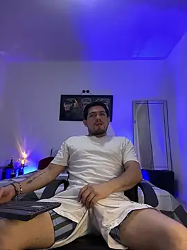 williamsmiiths16 online show from May 19, 9:48 am