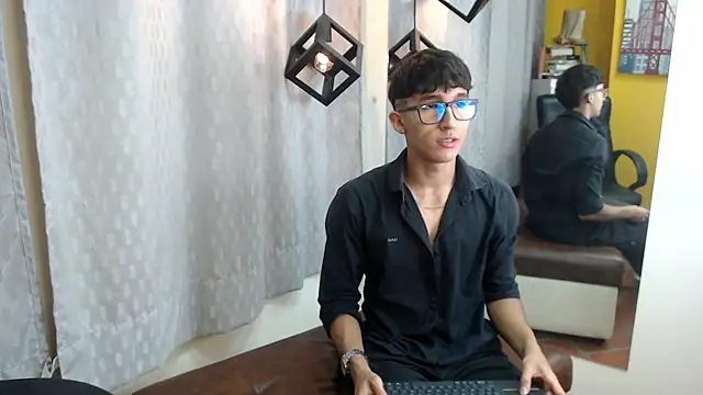 jeremy job online show from May 2, 4:32 pm
