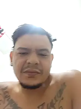YTupapito1234 online show from May 16, 1:47 am