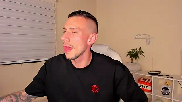 J king   online show from June 20, 2:27 am