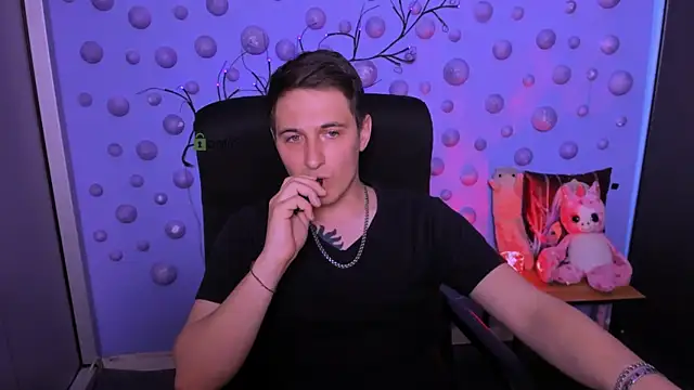 beauty liam online show from May 21, 6:56 pm
