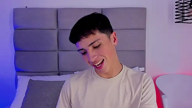 JoshClaarktt online show from June 12, 4:11 am