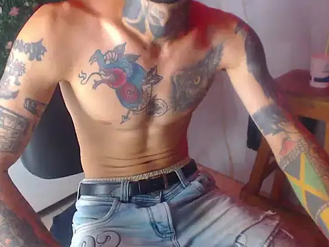 Boy tatto77 online show from May 17, 8:38 pm