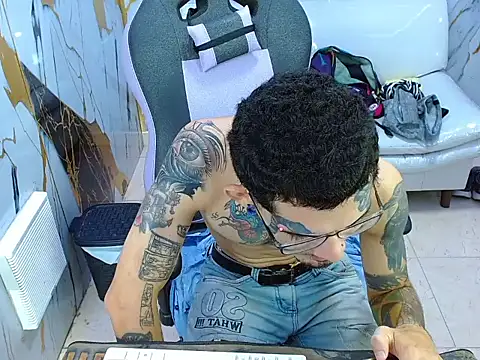 Boy tatto77 online show from June 1, 12:27 pm