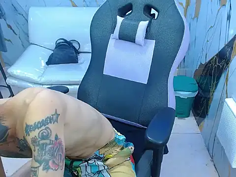 Boy tatto77 online show from May 9, 1:01 pm