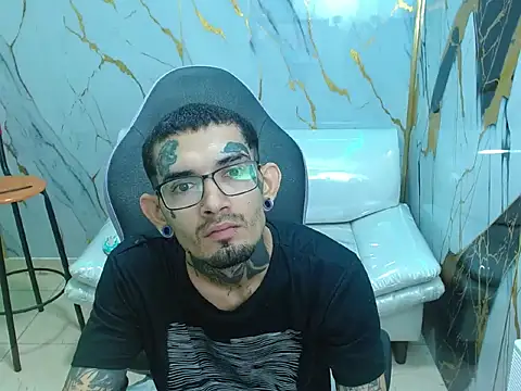 Boy tatto77 online show from May 3, 12:19 pm