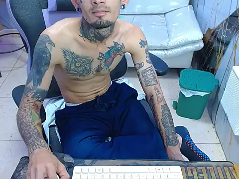 Boy tatto77 online show from May 8, 1:00 pm
