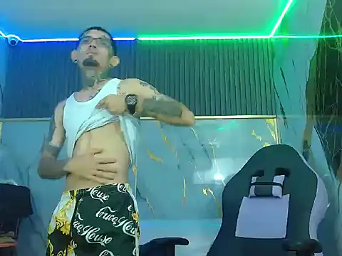 Boy tatto77 online show from May 19, 1:56 am
