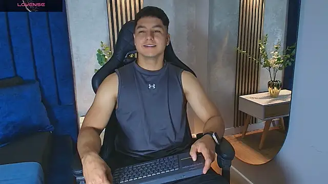 Noah Clarkk online show from June 26, 5:48 pm