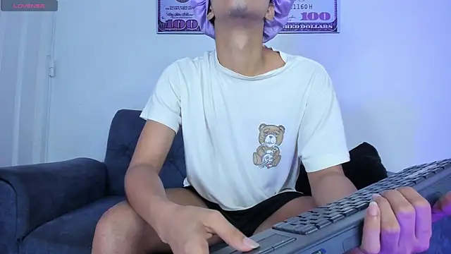 Victor LatinBoy online show from May 4, 12:07 pm