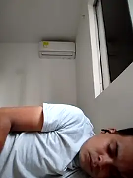 soytorres92 online show from July 28, 11:15 pm