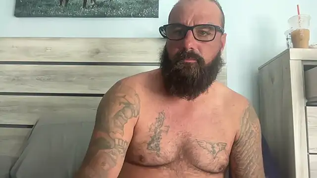 alphareign85 online show from July 25, 1:52 pm