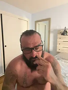 alphareign85 online show from July 30, 2:11 am