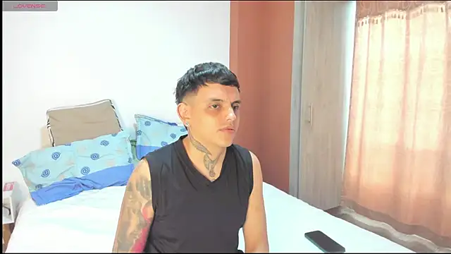 VelvetAndShadows online show from July 12, 10:01 pm