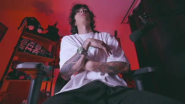 Olliver   y online show from May 9, 4:13 am