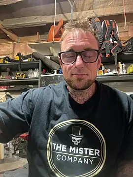 WIDBIGWHITECOCK online show from May 16, 3:59 am
