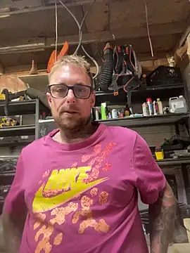 WIDBIGWHITECOCK online show from May 23, 3:12 am
