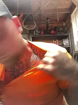 WIDBIGWHITECOCK online show from May 8, 9:48 pm