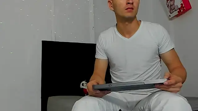 camilo model online show from May 16, 2:31 am