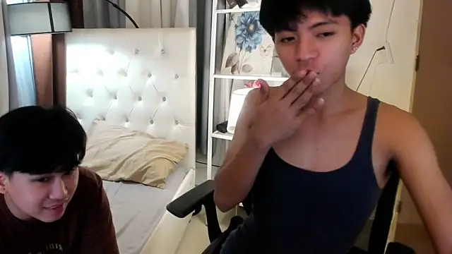 davincihugecock online show from May 9, 11:28 pm