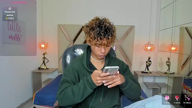 Anyelo Twink online show from May 5, 3:52 am