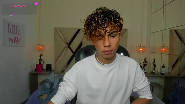 Anyelo Twink online show from June 10, 4:14 am