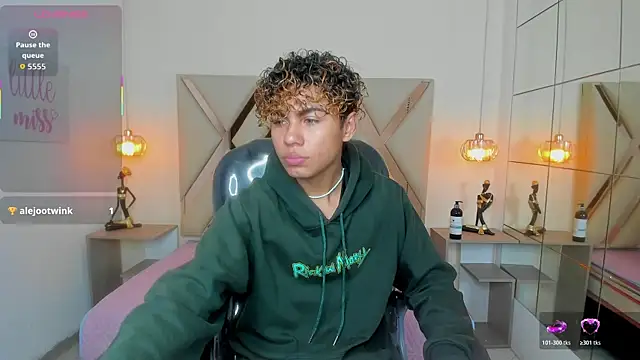 Anyelo Twink online show from May 15, 4:42 am