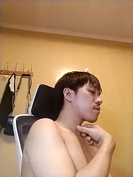 asian guy67 online show from May 15, 4:26 pm
