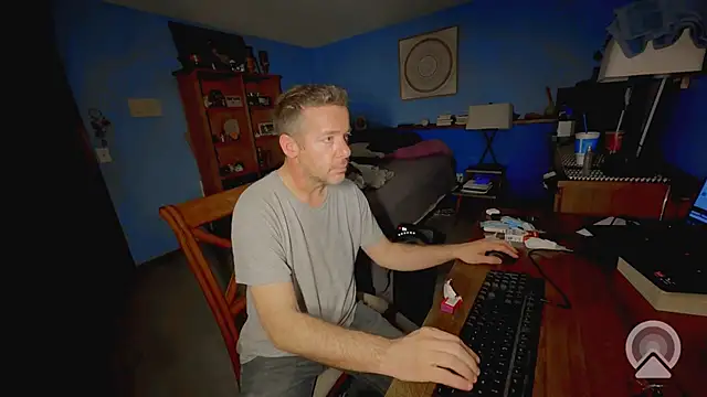 chrisw8140 online show from August 8, 6:53 am