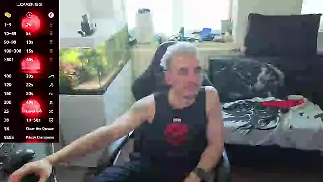 Rayzel White online show from April 29, 1:38 pm