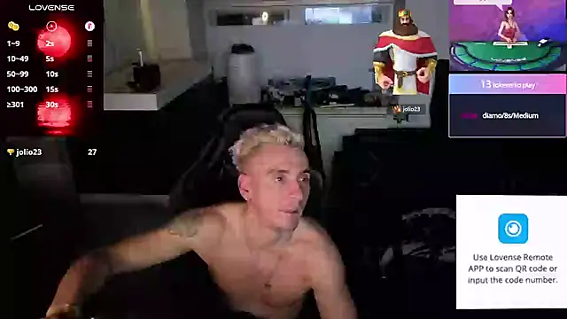 Rayzel White online show from May 13, 7:44 pm