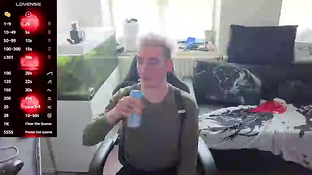 Rayzel White online show from May 6, 11:44 am