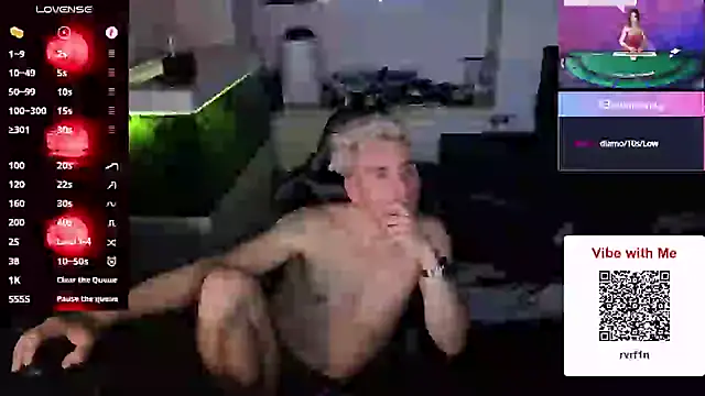 Rayzel White online show from May 16, 1:47 am