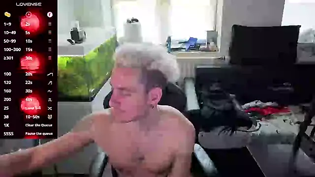 Rayzel White online show from May 9, 5:47 pm