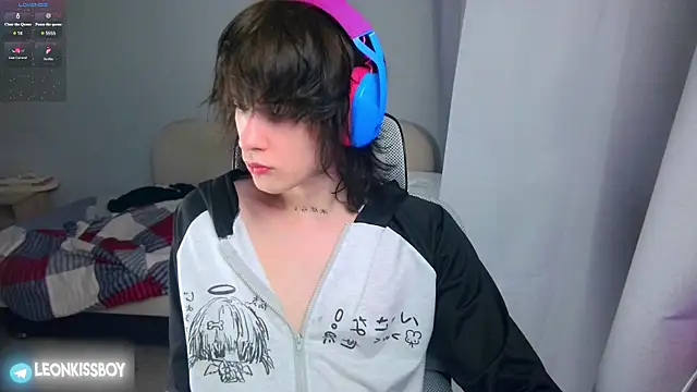 LeonBoykisser online show from June 17, 6:59 am