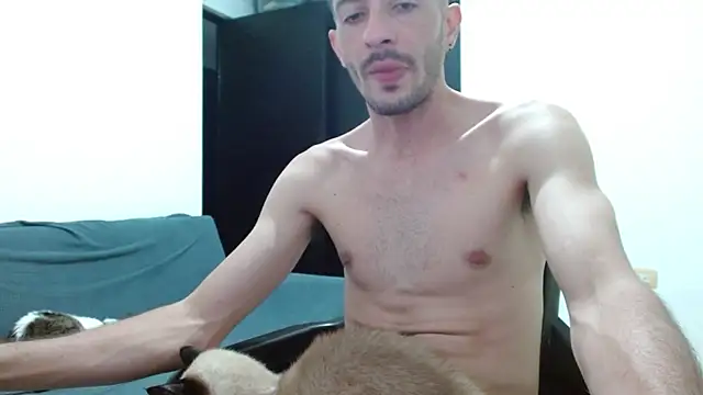 maskguy23 online show from May 30, 2:44 am