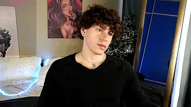 TylerGibson online show from May 24, 4:18 am
