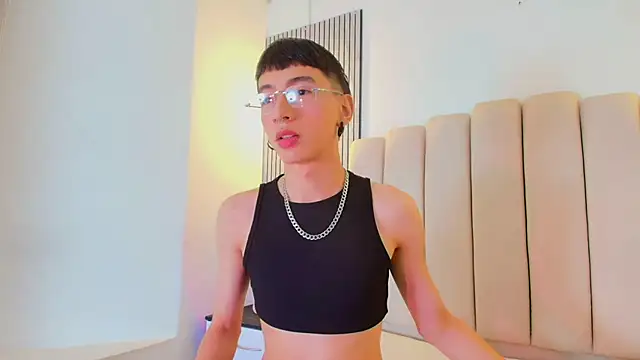 lian cameron online show from May 12, 3:59 am