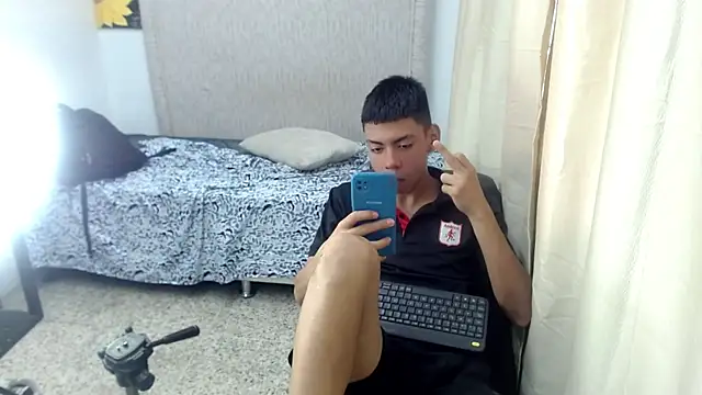 Liarr  online show from July 2, 8:04 pm