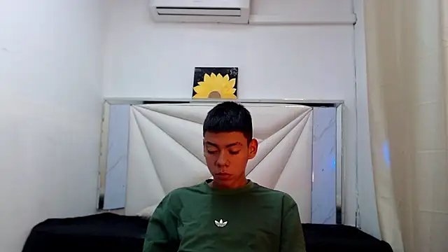 Liarr  online show from July 8, 11:58 am