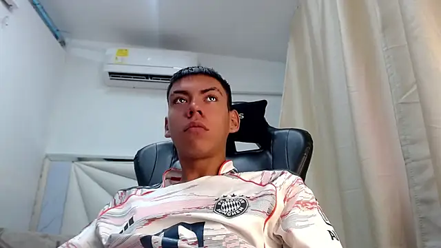 Liarr  online show from July 6, 12:24 pm