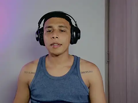 nilo2021 online show from May 29, 1:59 am