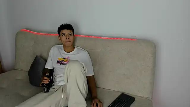  Alex Colton online show from July 21, 10:56 pm