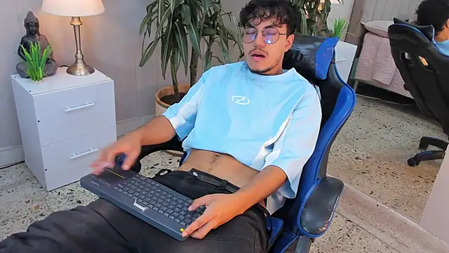 kai storn online show from August 2, 11:41 am