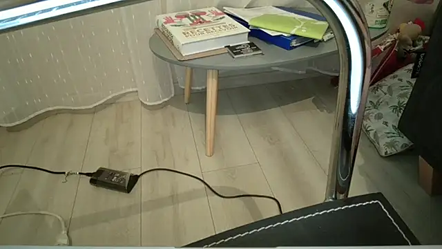 doudou310 online show from May 7, 4:12 am