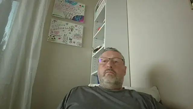 doudou310 online show from April 27, 4:09 am